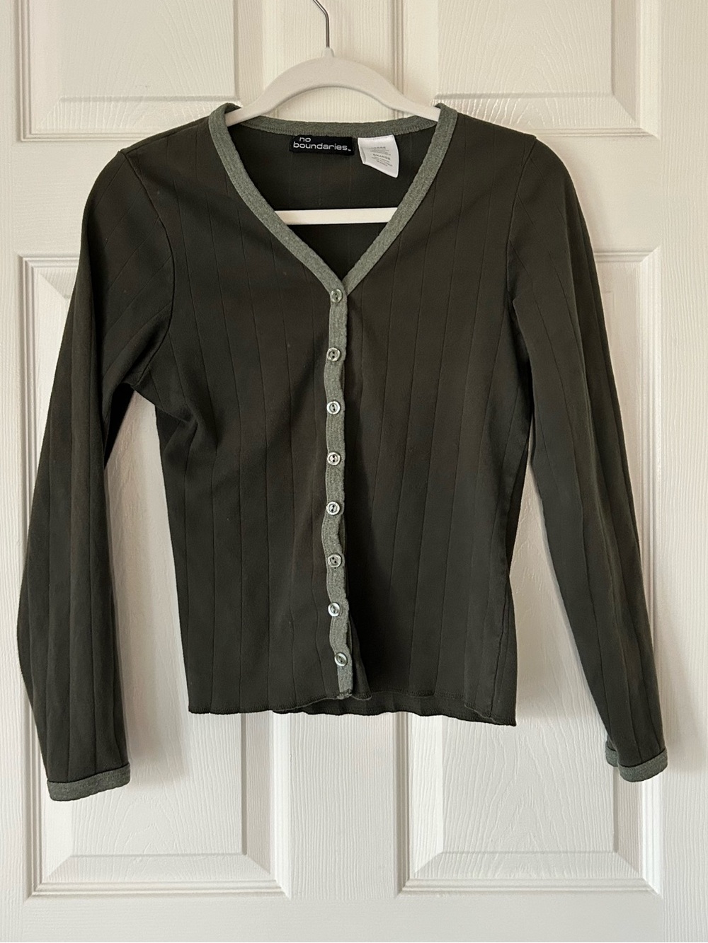 🌸 No Boundaries Olive Green Ribbed Button Front Cardigan V Neck - Size Large